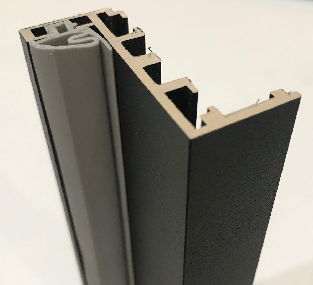 Алюминиевая коробка АЛ-40 чёрного цвета